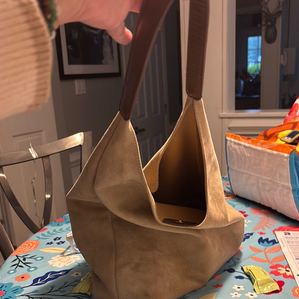 Elegant Tan Suede Women's Bag - Picture 2 of 8